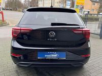 Gebraucht VW Polo Style 95 PS (69 kW) 2022 Deep black perleffekt (metallic) Kleinwagen