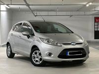 Gebraucht Ford Fiesta Titanium 97 PS (71 kW) 2009 Silber Kleinwagen
