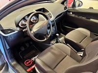 Gebraucht Peugeot 207 95 PS (69 kW) 2011 Andere farben Coupé