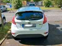 Gebraucht Ford Fiesta 60 PS (44 kW) 2011 Weiß Kleinwagen