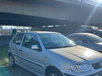 Gebraucht VW Polo Comfortline 60 PS (44 kW) 2000 Silber Limousine