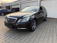 Gebraucht Mercedes E220 170 PS (125 kW) 2010 Obsidianschwarz  metalliclack Kombi
