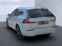 Gebraucht Volvo XC60 Momentum 197 PS (144 kW) 2022 Ice white SUV