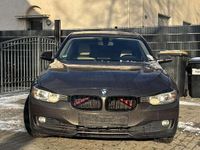 Gebraucht BMW 318 136 PS (100 kW) 2013 Braun Limousine