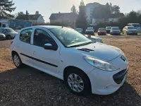 Gebraucht Peugeot 206+ Basis 75 PS (55 kW) 2010 Weiß Kleinwagen