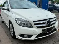 Gebraucht Mercedes B180 122 PS (89 kW) 2012 Weiß Van / Kleinbus