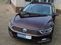 Gebraucht VW Passat Trendline 120 PS (88 kW) 2018 Rot Kombi