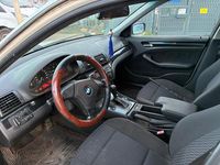 Gebraucht BMW 320 150 PS (110 kW) 2000 Weiß Limousine