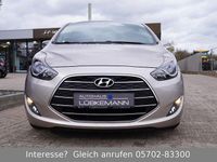 Gebraucht Hyundai i20 Space Plus 125 PS (91 kW) 2018 Gold Van / Kleinbus