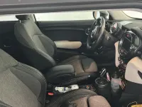 Usado Mini Cooper 136 HP (100 kW) 2018 Prateado Citadino