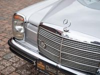 Gebraucht Mercedes W114 160 PS (117 kW) 1975 Silber Coupé