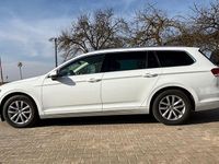 Gebraucht VW Passat Comfortline 150 PS (110 kW) 2015 Weiß Kombi