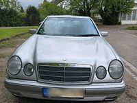 Gebraucht Mercedes E230 150 PS (110 kW) 1997 Silber Limousine