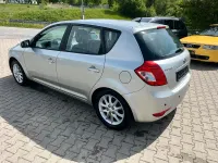 Gebraucht Kia Ceed 90 PS (66 kW) 2009 Silber Kleinwagen