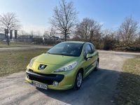 Gebraucht Peugeot 207 Urban Move 95 PS (69 kW) 2009 Grün Limousine