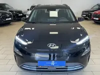 Gebraucht Hyundai Kona Select 100 kW (136 PS) 2023 Schwarz SUV