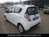 Gebraucht Chevrolet Spark LS 82 PS (60 kW) 2011 Weiß Kleinwagen
