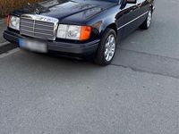 Gebraucht Mercedes 200 70 PS (51 kW) 1990 Blau Limousine