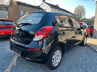 Gebraucht Hyundai i20 Edition 86 PS (63 kW) 2014 Schwarz Kleinwagen