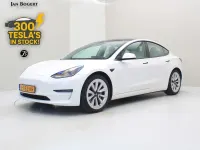 Gebraucht Tesla Model 3 Standard Range 225 kW (306 PS) 2021 Weiß Limousine