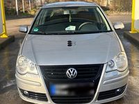 Usado VW Polo 60 HP (44 kW) 2008 Prateado Citadino