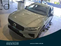 Gebraucht Volvo V60 Plus 455 PS (334 kW) 2024 Grau vapour grey / metallic Kombi