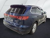 Gebraucht VW Touareg Elegance 231 PS (169 kW) 2025 Blau (meloe blue kristalleffekt) SUV
