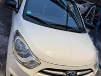 Gebraucht Hyundai i10 69 PS (50 kW) 2011 Weiß Kleinwagen