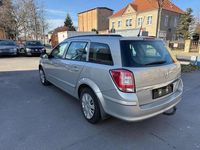 Gebraucht Opel Astra 105 PS (77 kW) 2007 Gold Kombi