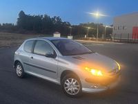 Gebraucht Peugeot 206 75 PS (55 kW) 2001 Grau Kleinwagen