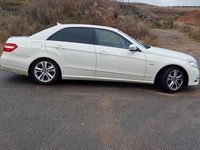 Gebraucht Mercedes E200 136 PS (100 kW) 2012 Weiß Limousine