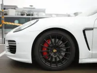 Gebraucht Porsche Panamera Turbo 519 PS (381 kW) 2013 Weiß Kleinwagen