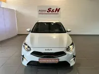 Gebraucht Kia Ceed 101 PS (74 kW) 2022 Weiß Kleinwagen