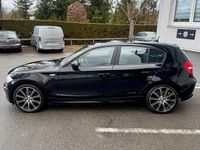 Gebraucht BMW 116 122 PS (89 kW) 2009 Schwarz Kleinwagen