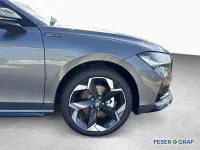 Neu Skoda Superb SportLine 150 PS (110 kW) 2026 Graphitegrau metallic Kombi