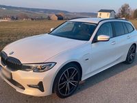 Gebraucht BMW 330e Advantage 292 PS (214 kW) 2021 Weiß Kombi