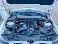 Gebraucht BMW 328 234 PS (172 kW) 2010 Weiß Limousine