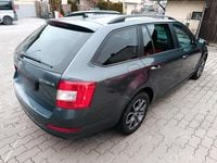 Używany Skoda Octavia 105 KM (77 kW) 2015 Szary Hatchback