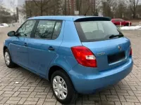 Gebraucht Skoda Fabia 60 PS (44 kW) 2014 Blau Kleinwagen
