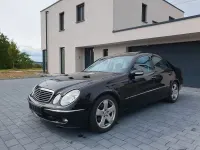 Używany Mercedes E280 Avantgarde 177 KM (130 kW) 2005 Czarny Sedan/Limuzyna