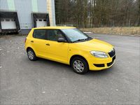 Gebraucht Skoda Fabia 60 PS (44 kW) 2013 Gelb Kleinwagen