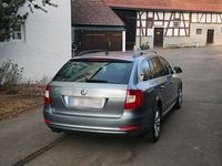 Gebraucht Skoda Superb 140 PS (102 kW) 2012 Grau Kombi