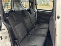 Gebraucht Opel Combo Selection 90 PS (66 kW) 2016 Weiß Van / Kleinbus