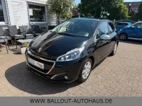 Gebraucht Peugeot 208 Style 82 PS (60 kW) 2018 Schwarz Kleinwagen