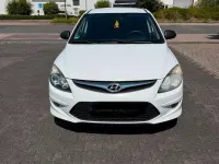 Gebraucht Hyundai i30 101 PS (74 kW) 2011 Weiß Kleinwagen