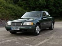 Gebraucht Mercedes 220 150 PS (110 kW) 1995 Grün Limousine