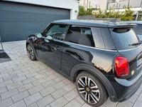 Gebraucht Mini Cooper SE Classic 135 kW (184 PS) 2023 Schwarz Kleinwagen