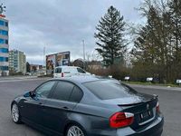 Gebraucht BMW 320 150 PS (110 kW) 2006 Grau Limousine