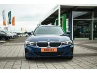 Gebraucht BMW 320 190 PS (139 kW) 2023 Phytonicblau metallic Kombi