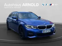 Gebraucht BMW 330 M Sport 265 PS (194 kW) 2020 Portimao blau Kombi